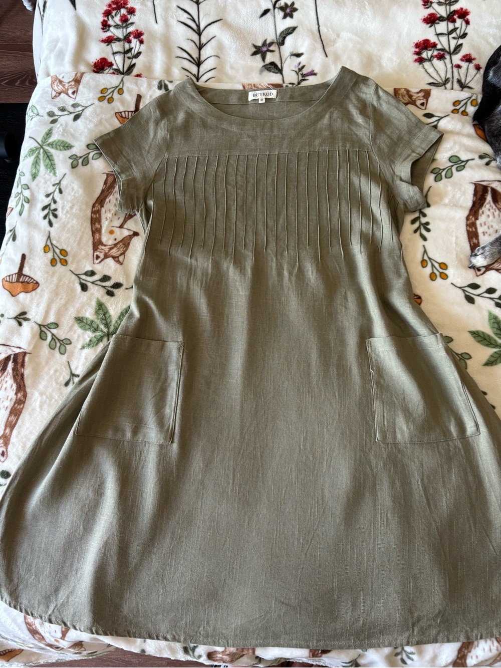 Cotton/Linen Blend. Women’s Olive Green Pleated Pocket Casual Dress